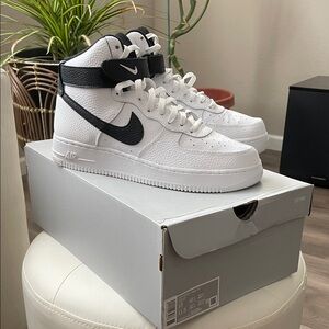 Nike Men's Air Force 1 High '07 White/Black Size:10